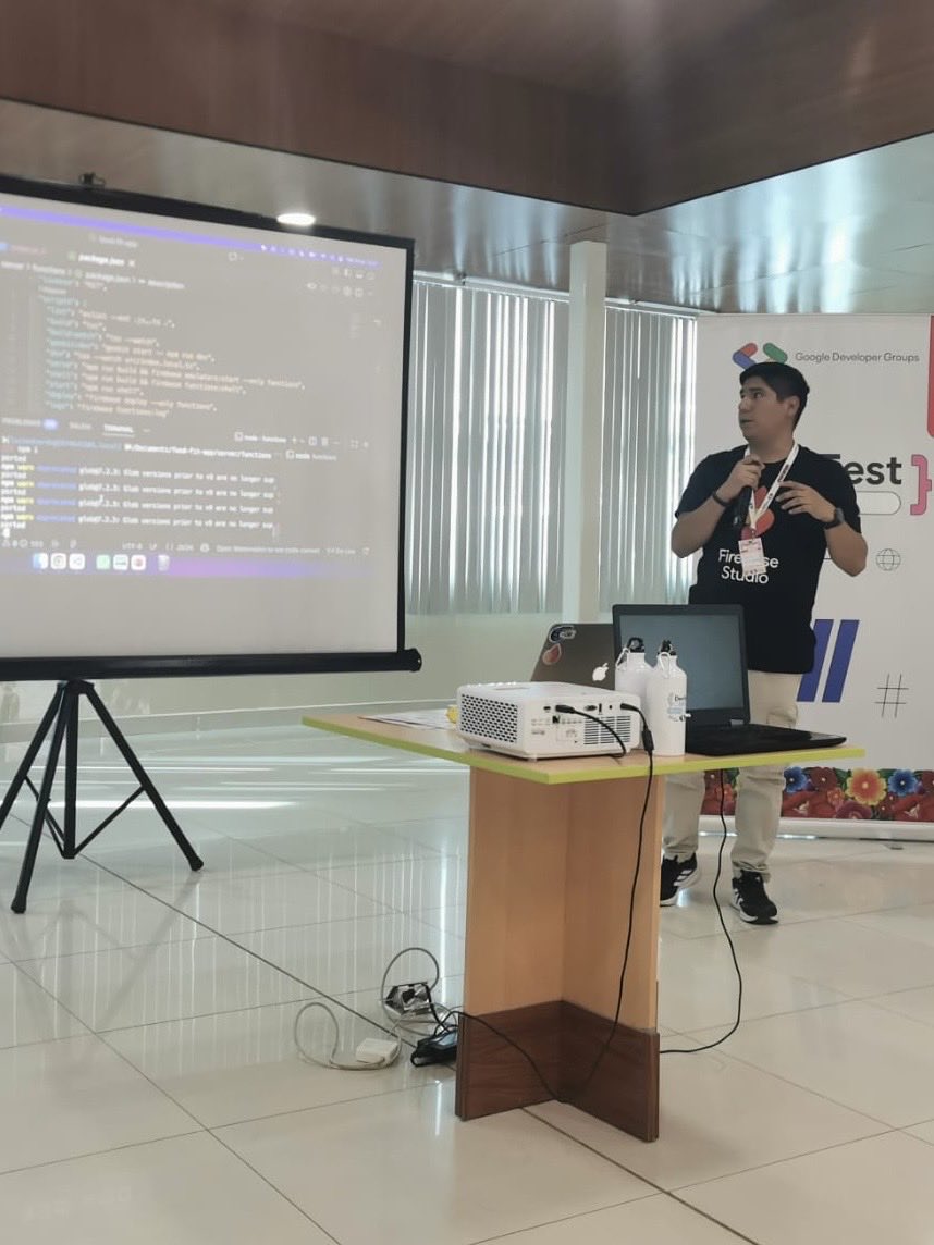 Imagen de la charla Genkit: Power your apps with Firebase and LLM